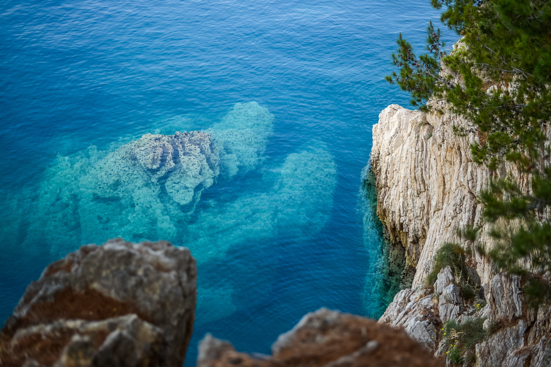eau turquoise à Petrovac