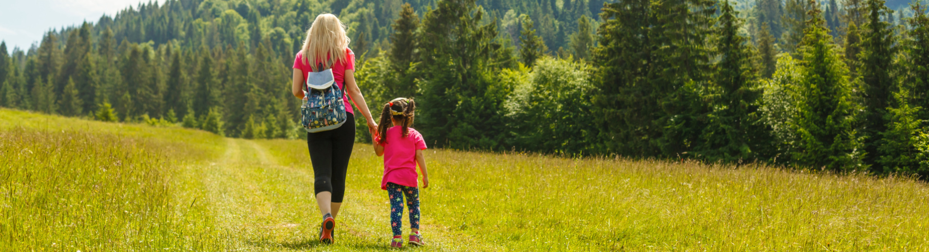 maman et sa fille au montenegro en famille